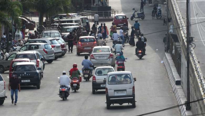 Traffic in Imphal (PHOTO: IFP)