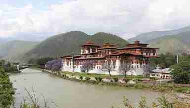 Punakha Dzong, Bhutan (PHOTO: Wikimedia Commons)
