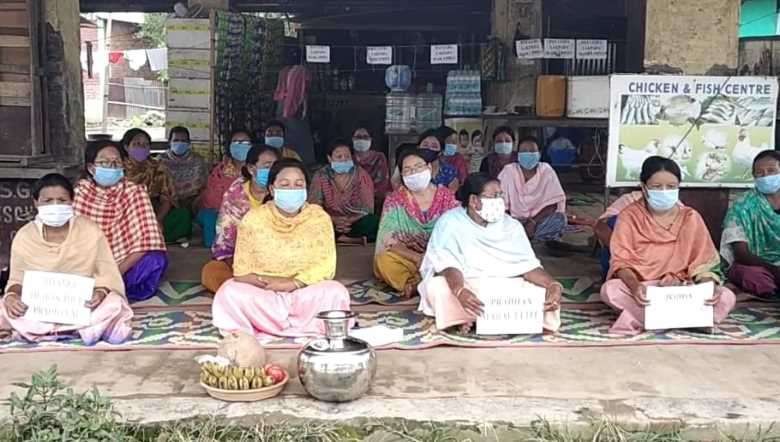 Charangpat Meira Paibi Apunba Lup hold sit-in protest on September 21, 2020 (Photo: IFP)