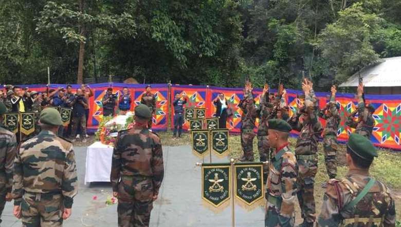 Last rites performed for DSC personnel Serto Thangthang Kom who was allegedly abducted and killed by unknown miscreants in Imphal West (Photo: IFP)