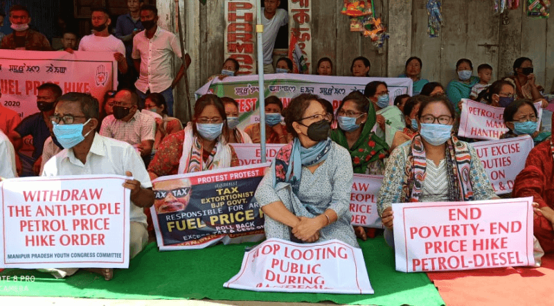 Manipur Pradesh Mahila Congress Committee and Manipur Pradesh Youth Congress Committee stage a sit-in-protest against fuel price hike, July 29, 2020 (PHOTO: IFP)