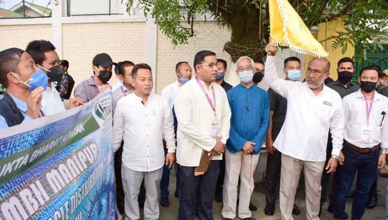 Manipur CM Biren flagging off a free eye check-up and spectacle distribution camp from Imphal to Poi, Ukhrul on April 8, 2022.