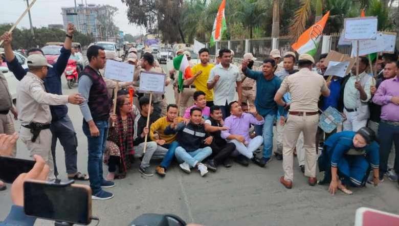Volunteers of Manipur Youth Congress Committee took out a demonstration rally from Congress Bhawan to Raj Bhawan in IMphal on March 25, 2023