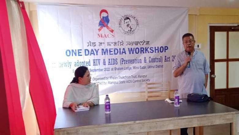 Editor-in-Chief, Imphal Free Press, Irengbam Arun (R) addressing media workshop in Ukhrul on September 3, 2022 (Photo: IFP)