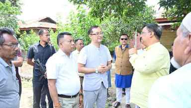 A team of legislators led by Sagolbond MLA Rk Imo Singh visits relief camp at Moirang College on May 22, 2023(Photo: IFP)
