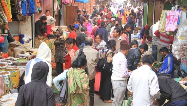 A busy market scene in Imphal, Manipur (PHOTO: IFP)