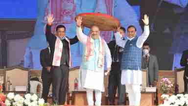 L-R: Assam CM Sarbananda Sonowal, Union Home Minister Amit Shah and Assam Finance Minister Himanta Biswa Sarma in Guwahati (PHOTO: Twitter/@himantabiswa)