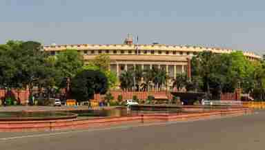 Indian Parliament building )Photo: Wikipedia Commons A Savin)