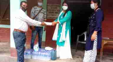 AMGSU President Adhikari hands over protective gears to a quarantine centre on June 24, 2020 (PHOTO IFP)