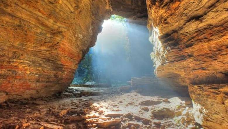 Tharon cave