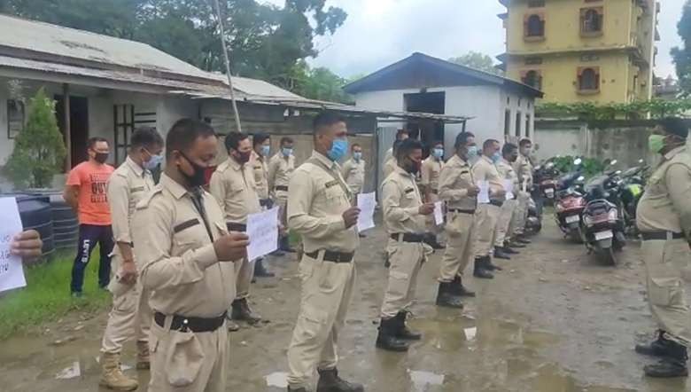 VDF personnel on strike in Imphal (PHOTO IFP)