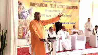 Manipur Governor La Ganesan addressing a gathering at the “International Geeta Jayanti Celebration and Geeta Path” held at the Govindaji Temple in Imphal East (PHOTO: IFP)