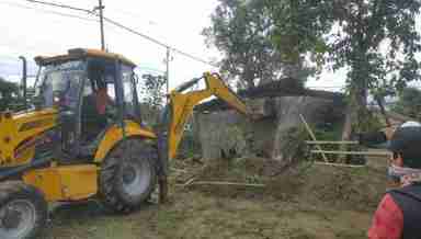 Eviction drive at at the Manipur Archaeology protected site at Wangkhei Dolai Thaba Chingu Khubam, Imphal East on October 21, 2021 (PHOTO: IFP)