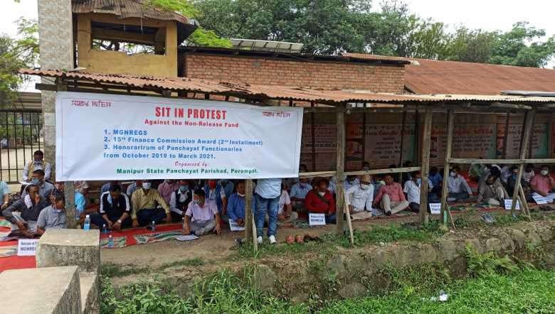 Panchayat functionaries from six districts of the state protested against the non-release of MGNREGS funds (Photo: IFP)