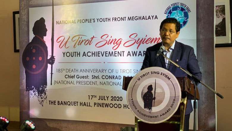 Meghalaya CM Conrad Sangma presenting the 'U Tirot Sing Syiem Youth Achievement Award' (PHOTO: Twitter/@SangmaConrad)